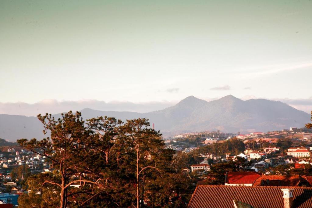 Hoa Sen Vang Hotel Dalat Buitenkant foto