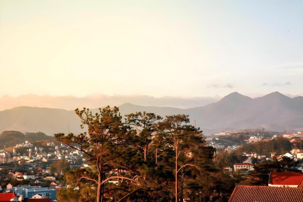 Hoa Sen Vang Hotel Dalat Buitenkant foto