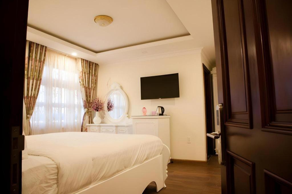 Hoa Sen Vang Hotel Dalat Buitenkant foto