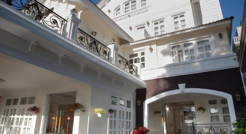 Hoa Sen Vang Hotel Dalat Buitenkant foto