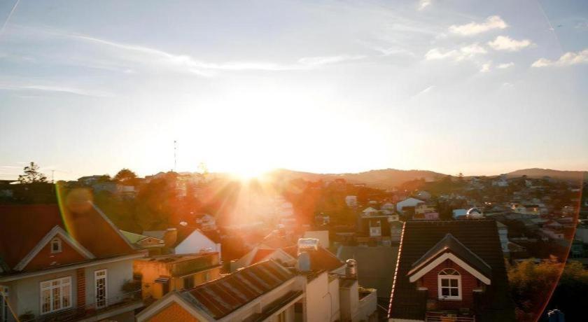 Hoa Sen Vang Hotel Dalat Buitenkant foto