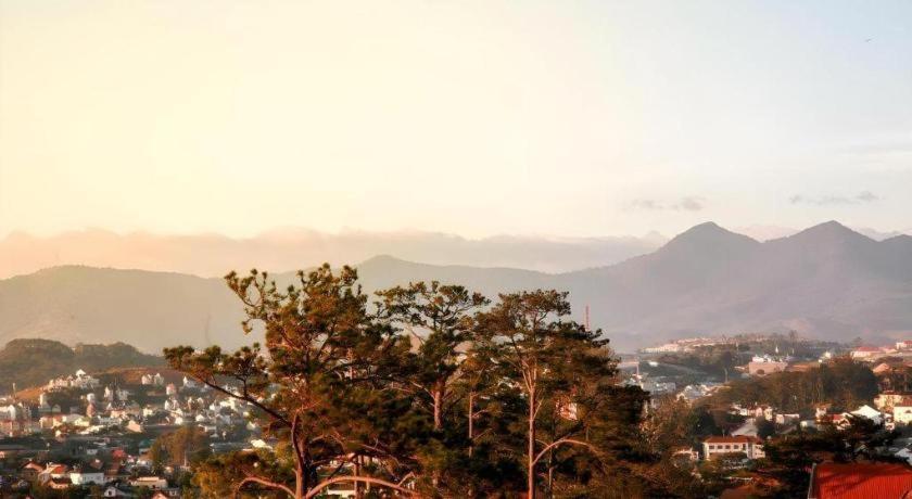 Hoa Sen Vang Hotel Dalat Buitenkant foto