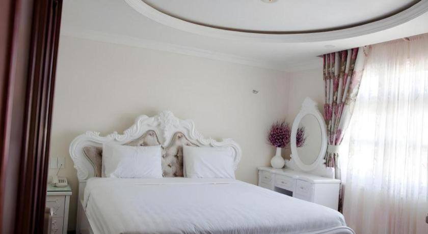 Hoa Sen Vang Hotel Dalat Buitenkant foto