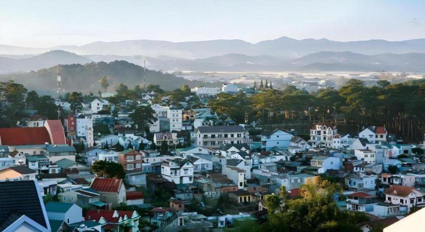 Hoa Sen Vang Hotel Dalat Buitenkant foto